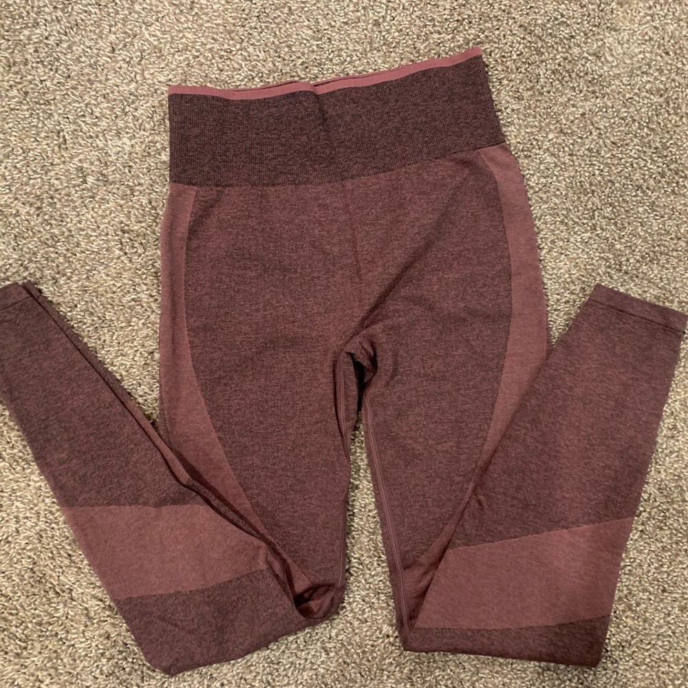 PINK seamless workout leggings with booty contour